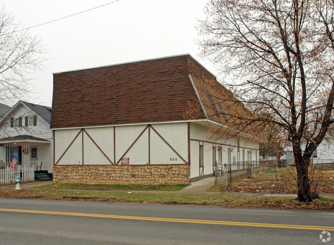 Primary Photo - 554 Bridge St