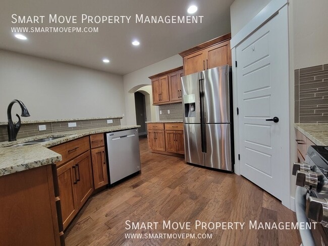 Building Photo - Gorgeous 3 bd + office in Saguaro Canyon. ...