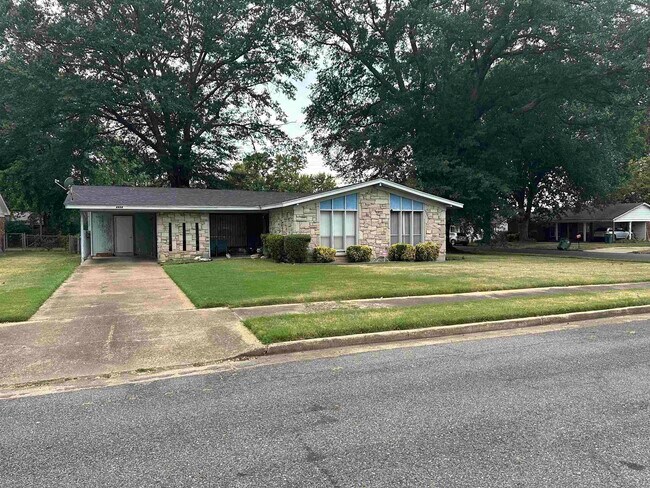 Foto del edificio - 2869 Knightway Cove