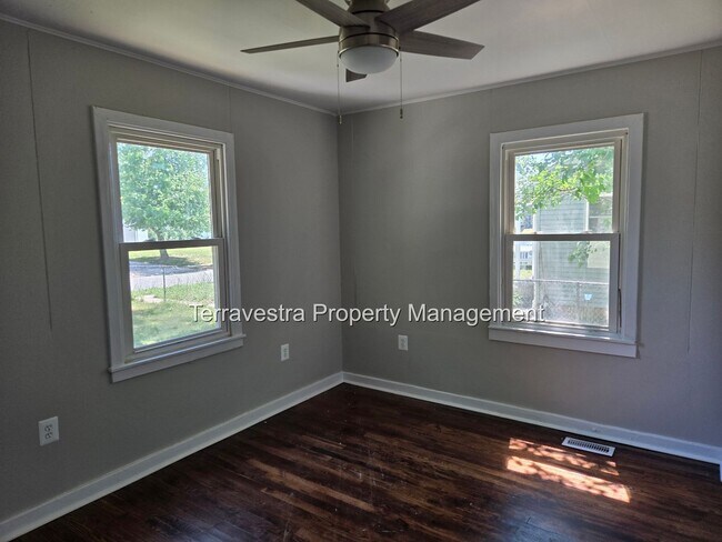 Building Photo - Upper Deerfield 3 bed