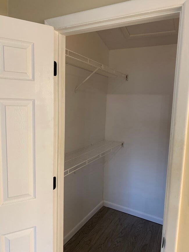 Building Photo - 4240 Village Parkway Cir E