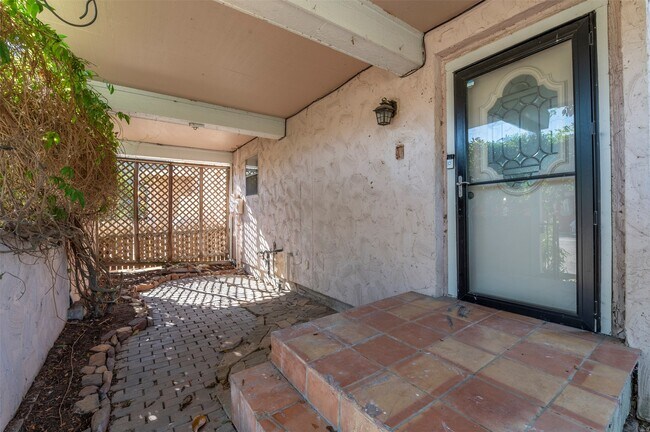 Building Photo - 2137 Casa Rio Cir