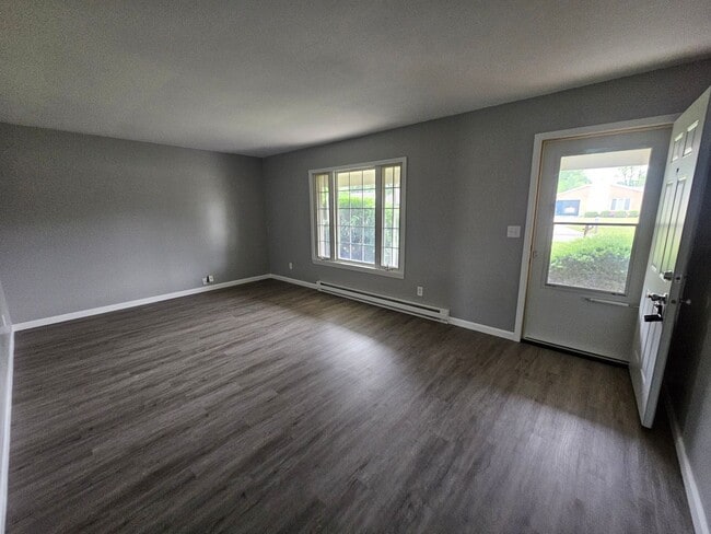 Building Photo - 1516 Edgewood Dr