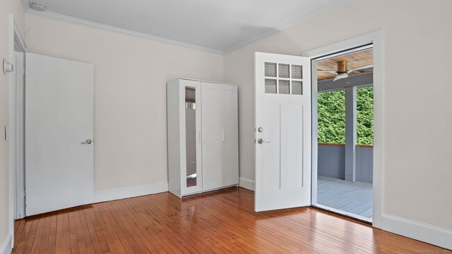 Building Photo - 75 W Parish Rd