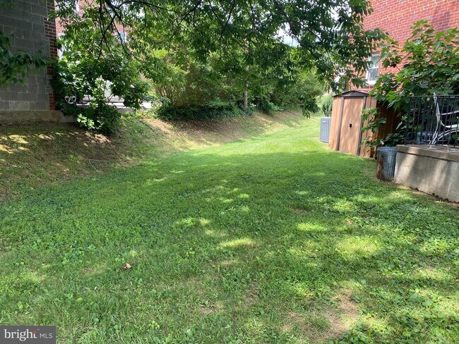 Foto del edificio - 7 E Manoa Rd