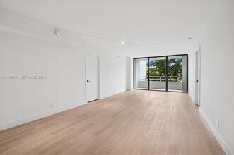 Building Photo - 20225 NE 34th Ct