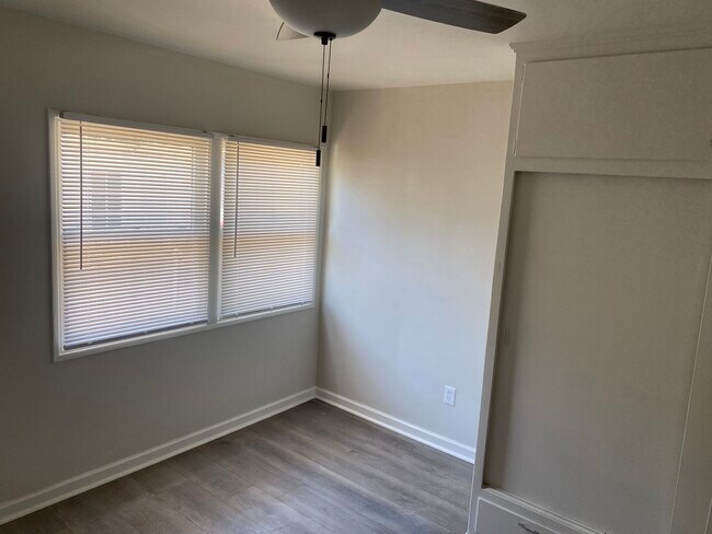 Building Photo - 7940 Milton Ave, Unit A