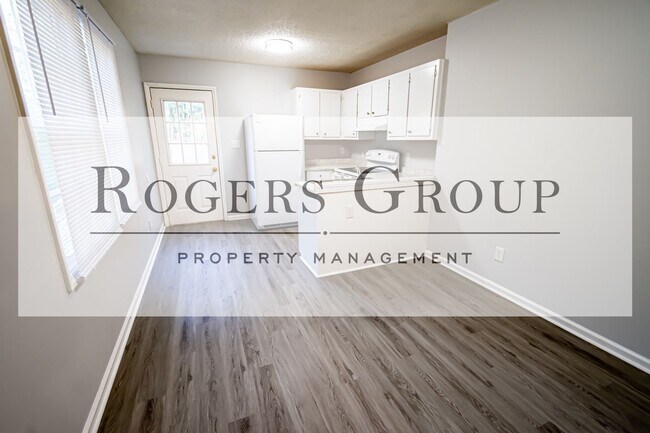 Foto del edificio - #103*** - 104-106 Holly Ct Duplex
