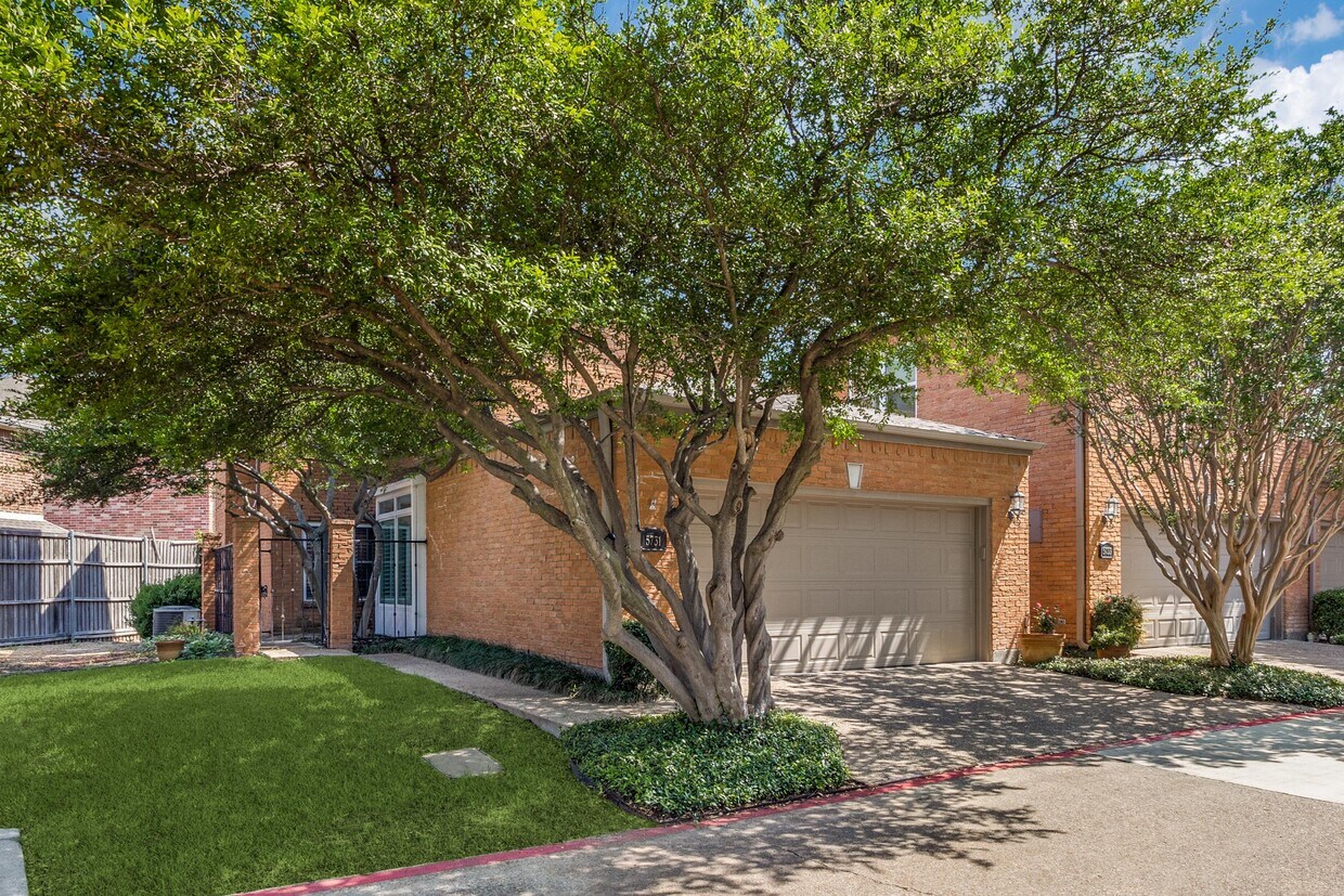 Primary Photo - 5731 Remington Park Dr