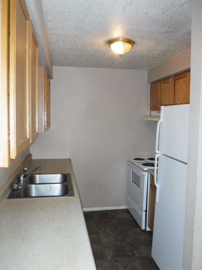 Building Photo - Orchard St Triplex