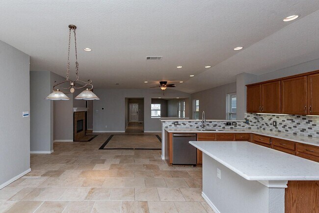 Building Photo - 3909 Mantis St