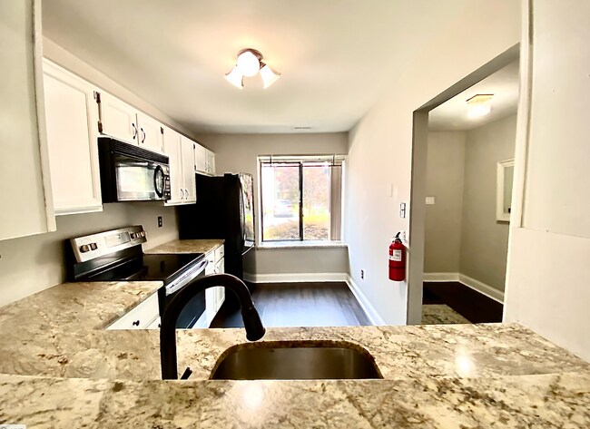 Building Photo - 803 Chesterwood Ct