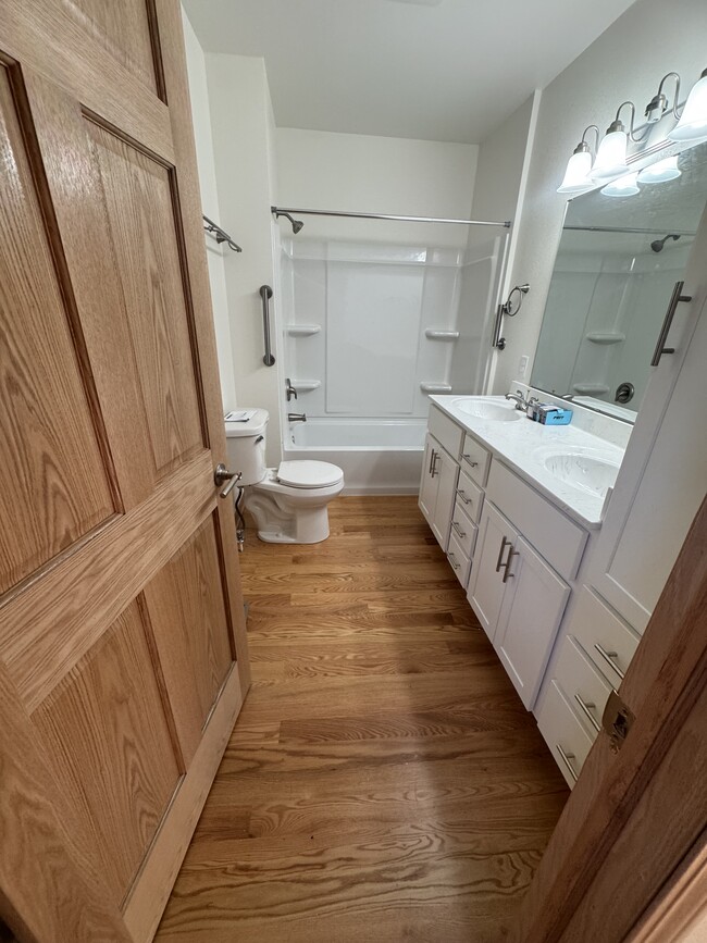 Foto del edificio - 420 Ridgeland Ave