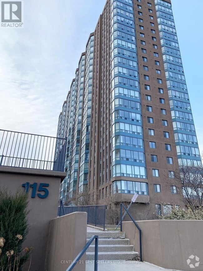 Building Photo - 115-1115 Hillcrest Ave
