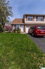 Building Photo - 2717 Tamlynn Ln