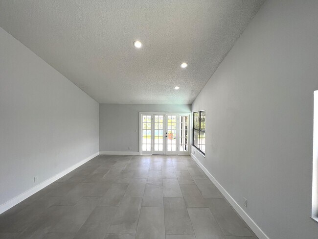 Foto del edificio - 1095 NW 19th Terrace