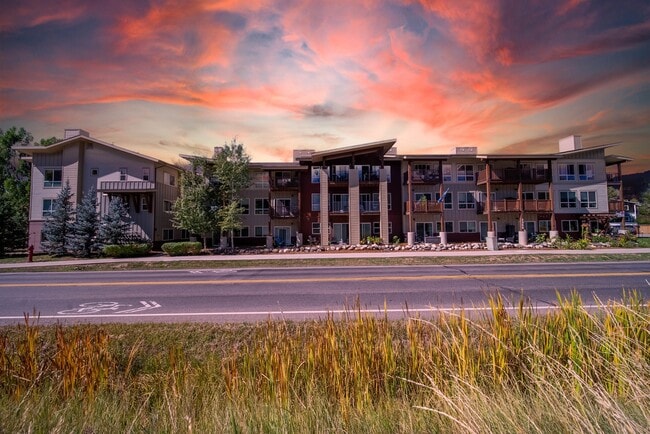 Building Photo - Skiview Place Apartments