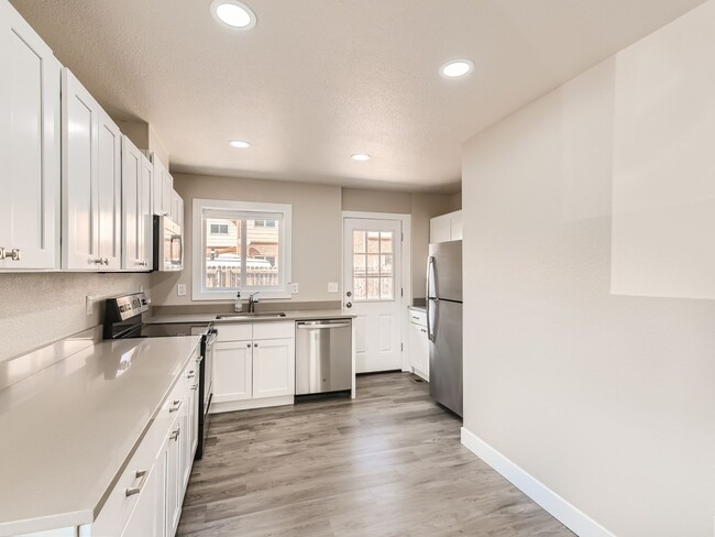 Building Photo - Hale neighborhood duplex with a large pati...
