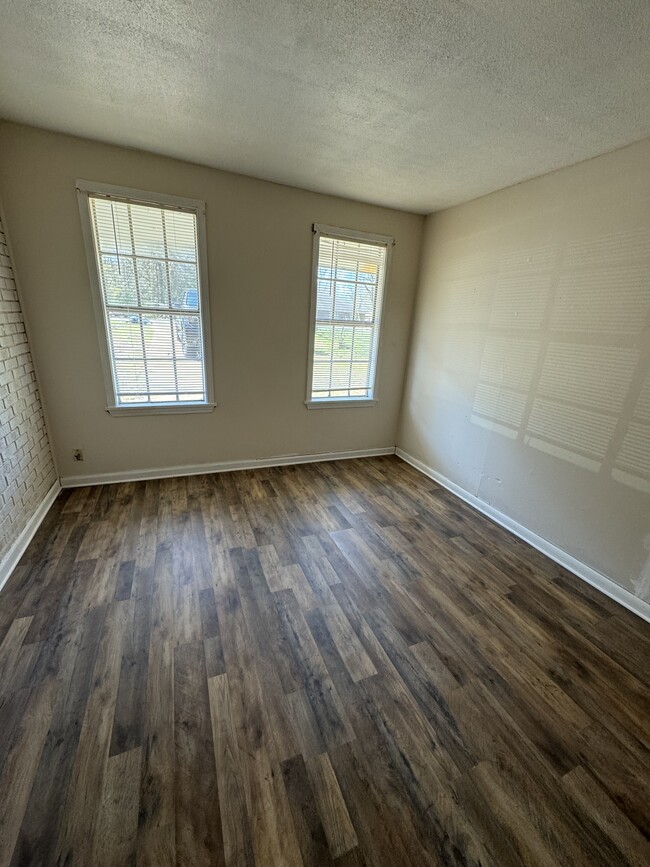 Bonus Room - 1606 Robb St