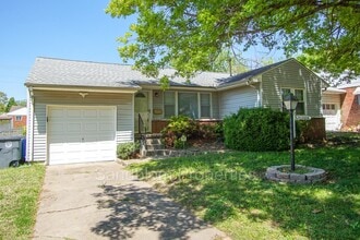 Building Photo - 4211 E 24th St