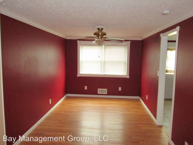 Foto del edificio - 3 br, 1 bath House - 1107 Foxwood Ln