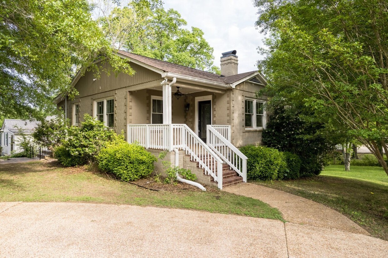 Foto principal - 409 13th St W