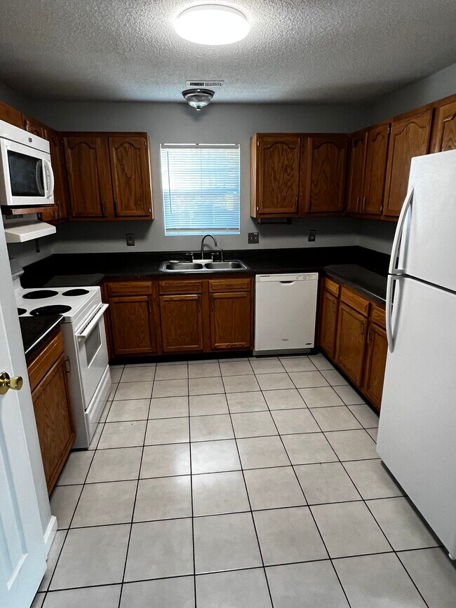 Foto del edificio - 313 Wyrick St