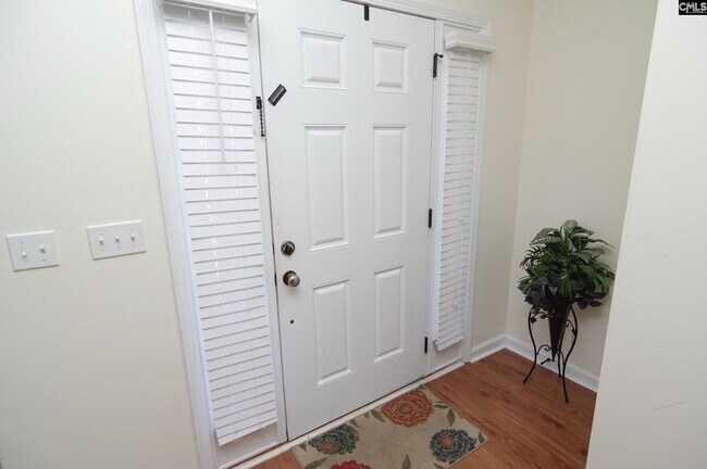 Foto del edificio - 212 Glossy Green Ln