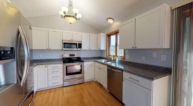 Foto del edificio - 3814 10th Ave SW