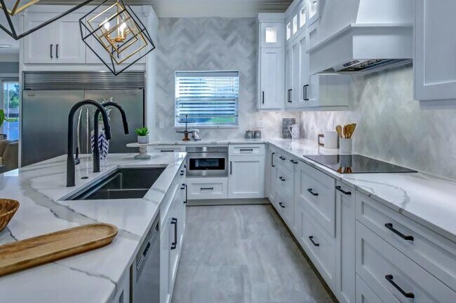 Building Photo - 4 bedroom in Jacksonville FL 32256