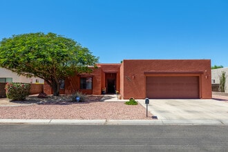 Building Photo - 10213 S Del Rey Dr