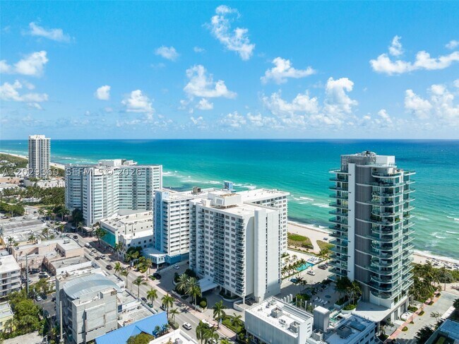 Foto del edificio - 6917 Collins Ave