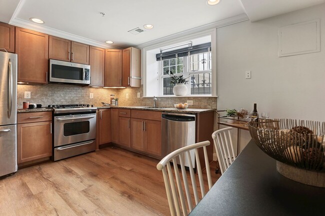 Foto del edificio - Columbia Heights Updated One Bedroom on Qu...