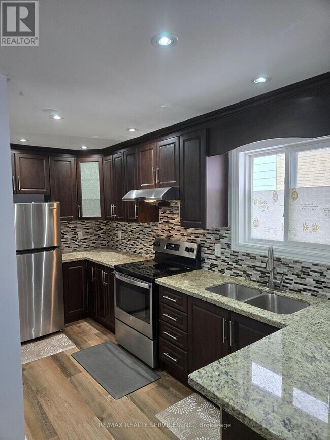 Building Photo - 59 Reigate Ave