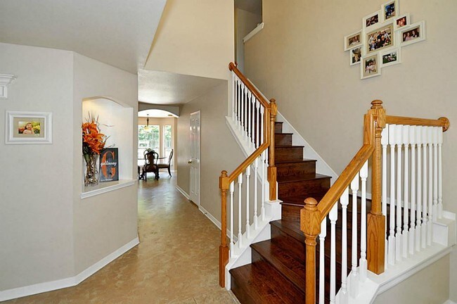 Building Photo - 414 Roans Prairie Ln