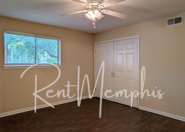 Foto del edificio - 358 E Pkwy N