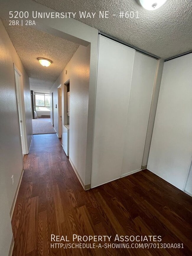 Foto del edificio - ***VIEW VIEW VIEW*** TOP FLOOR Corner S. F...