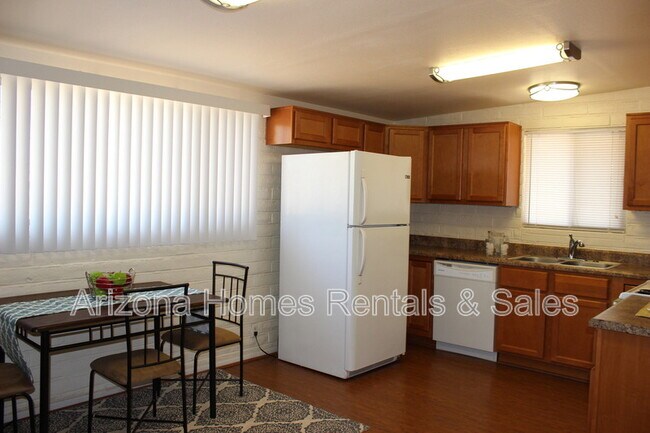 Foto del edificio - 8240 E 18th St