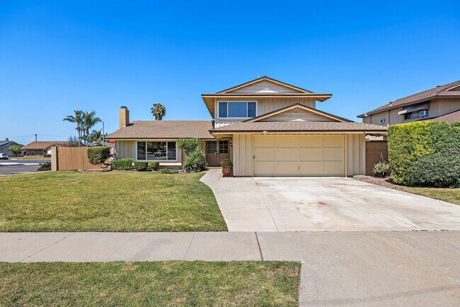 Foto del edificio - Spacious Home on Corner Lot!