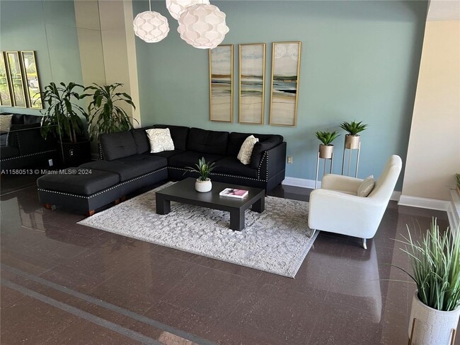 Foto del edificio - 2500 Northeast 135th Terrace Apt #B506, No...