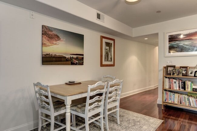 Building Photo - Historic Victorian Charm Meets Modern City Living — 1 BR + Den / 2 BA in Columbia Heights