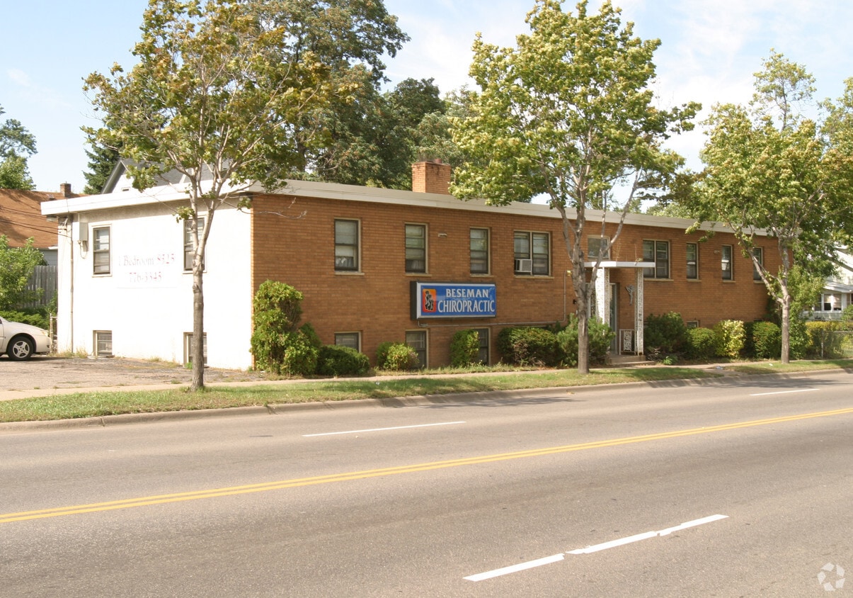 Building Photo - 905 White Bear Ave N