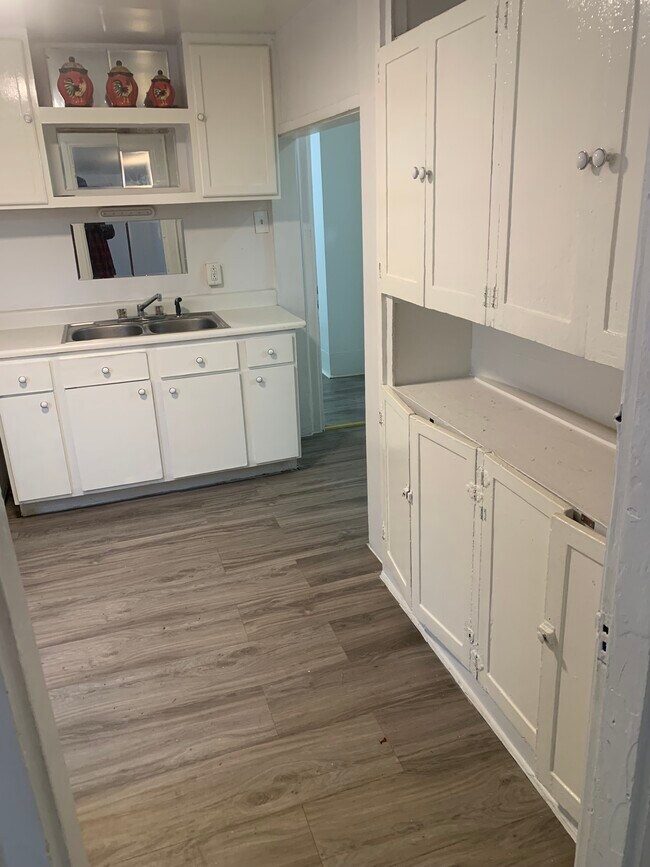 Foto del edificio - 311 Lee St W