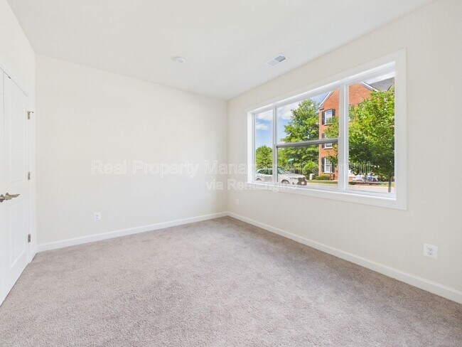 Foto del edificio - 1241 Old Trail Dr