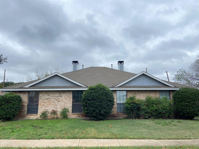 Building Photo - 709 Penn Pl