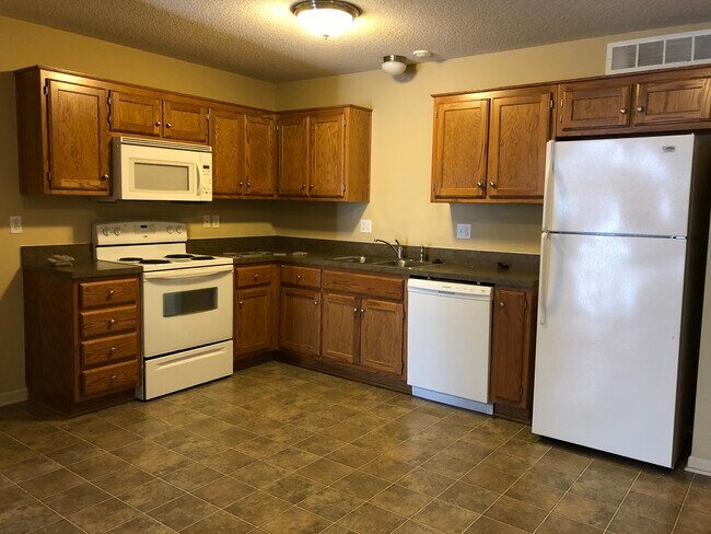 Kitchen before renovations were completed - 425 Hawthorne Blvd
