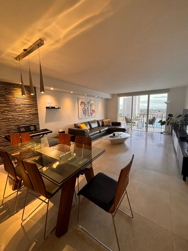 Building Photo - 2181 NE 167th St