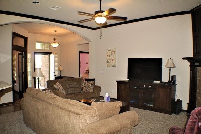 Foto del edificio - 4904 SW 122nd Terrace