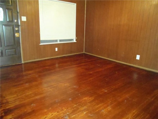 Building Photo - 4702 Larkspur Ln