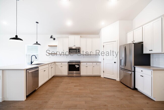 Building Photo - 16635 Lunar St